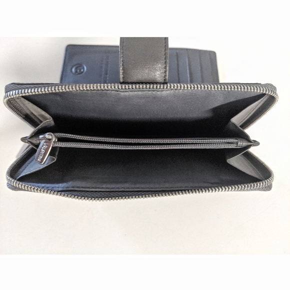 Genuine leather grey wallet in great condition! - Picture 5 of 6
